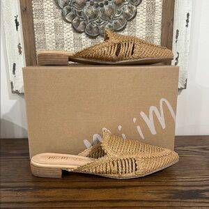 Mi.iM Women's Tan Woven Mules
